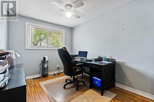 30 Black Knight Road, St. Catharines, ON - Indoor Photo Showing Office