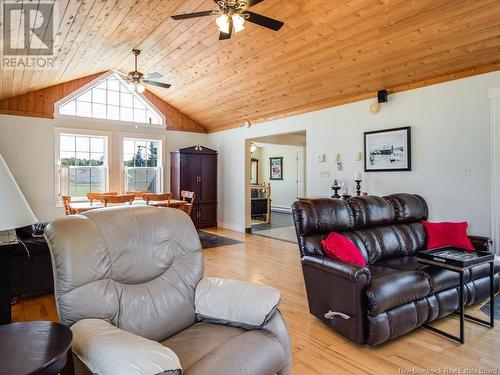 581 Brookside Drive, Fredericton, NB - Indoor Photo Showing Living Room