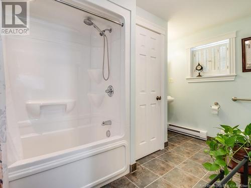 581 Brookside Drive, Fredericton, NB - Indoor Photo Showing Bathroom