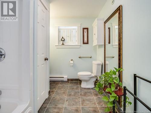 581 Brookside Drive, Fredericton, NB - Indoor Photo Showing Bathroom