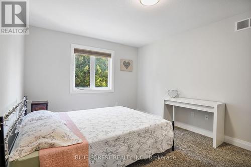 1516 North Wenige Drive, London, ON - Indoor Photo Showing Bedroom