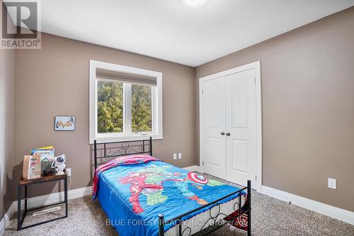 1516 North Wenige Drive, London, ON - Indoor Photo Showing Bedroom