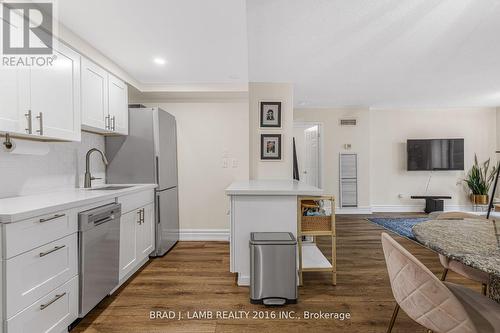 907 - 40 Scollard Street, Toronto (Annex), ON - Indoor Photo Showing Kitchen