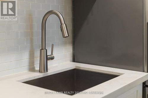 907 - 40 Scollard Street, Toronto (Annex), ON - Indoor Photo Showing Kitchen