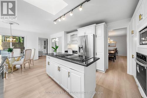 16 Laredo Court, Toronto (Newtonbrook East), ON - Indoor Photo Showing Kitchen With Upgraded Kitchen