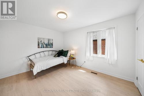 16 Laredo Court, Toronto (Newtonbrook East), ON - Indoor Photo Showing Bedroom