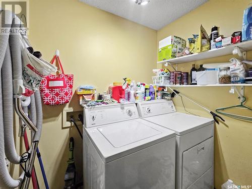 408 8Th Avenue W, Biggar, SK - Indoor Photo Showing Laundry Room