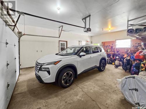 408 8Th Avenue W, Biggar, SK - Indoor Photo Showing Garage