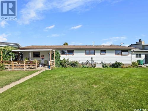 408 8Th Avenue W, Biggar, SK - Outdoor With Deck Patio Veranda