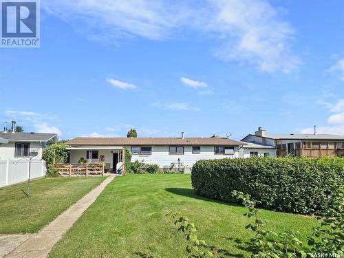 408 8Th Avenue W, Biggar, SK - Outdoor With Deck Patio Veranda