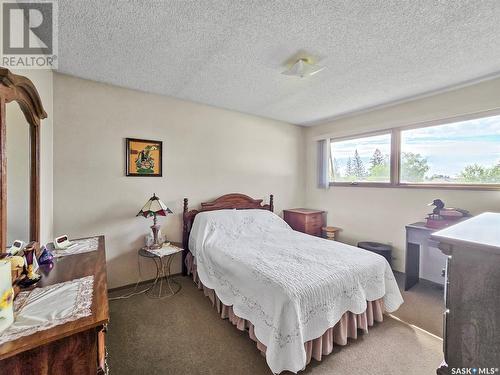 408 8Th Avenue W, Biggar, SK - Indoor Photo Showing Bedroom