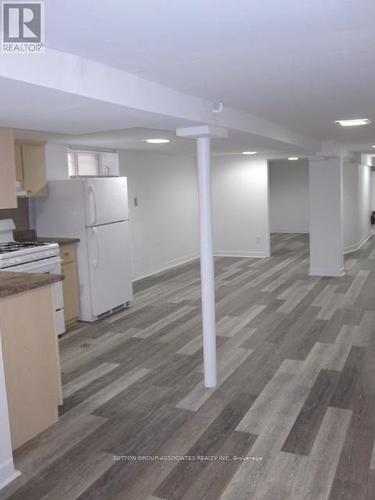 Lower L - 21 Delaware Avenue, Toronto, ON - Indoor Photo Showing Kitchen