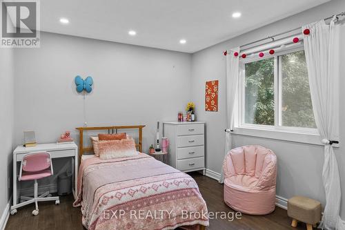 35 Pooles Road, Springwater (Midhurst), ON - Indoor Photo Showing Bedroom