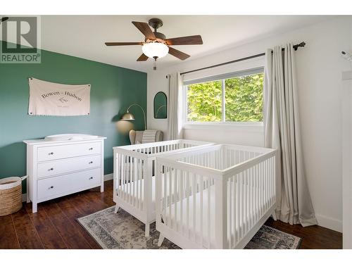 330 Holbrook Road W, Kelowna, BC - Indoor Photo Showing Bedroom