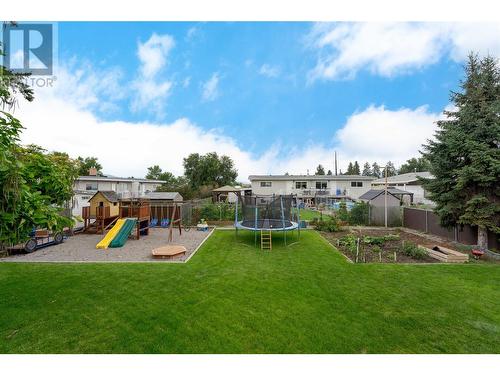 330 Holbrook Road W, Kelowna, BC - Outdoor With Backyard