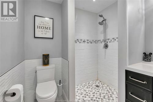 1745 Balfour, Windsor, ON - Indoor Photo Showing Bathroom