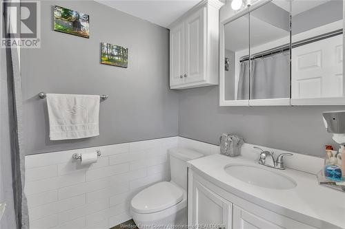 1745 Balfour, Windsor, ON - Indoor Photo Showing Bathroom