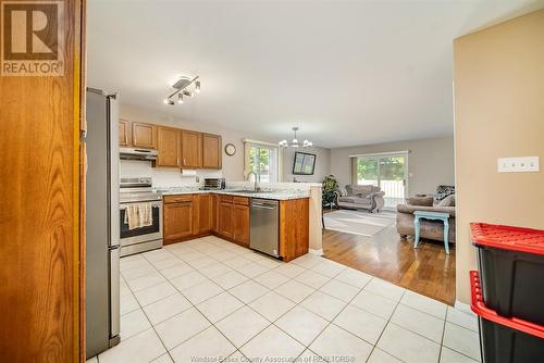 4596 Gapam Court, Windsor, ON - Indoor Photo Showing Kitchen