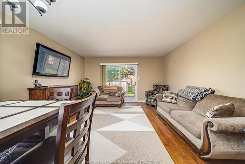 4596 Gapam Court, Windsor, ON - Indoor Photo Showing Living Room