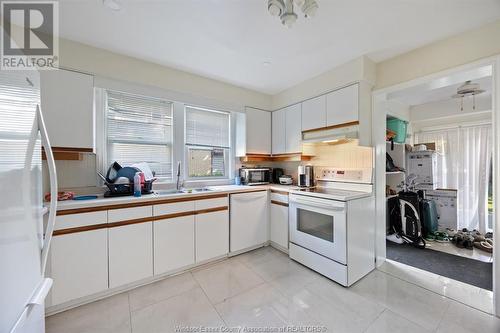 456 Askin Avenue Unit# Upper, Windsor, ON - Indoor Photo Showing Kitchen With Double Sink