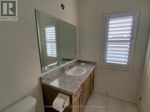 18 Bachelor Street W, Brampton, ON - Indoor Photo Showing Bathroom