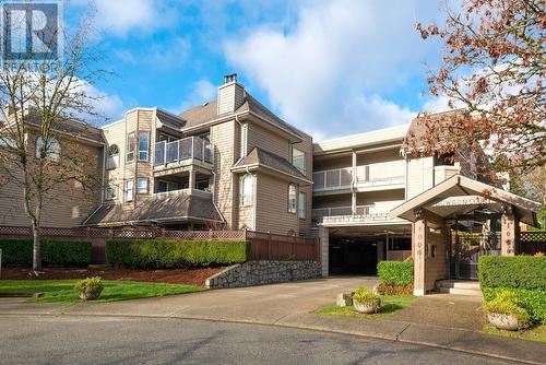 205 1000 Bowron Court, North Vancouver, BC - Outdoor With Facade