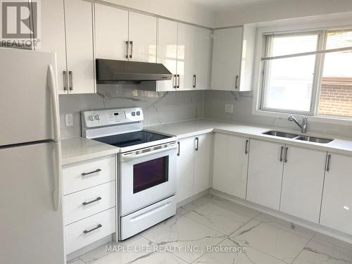 9 Foxhound Court, Toronto (Bayview Woods-Steeles), ON - Indoor Photo Showing Kitchen With Double Sink