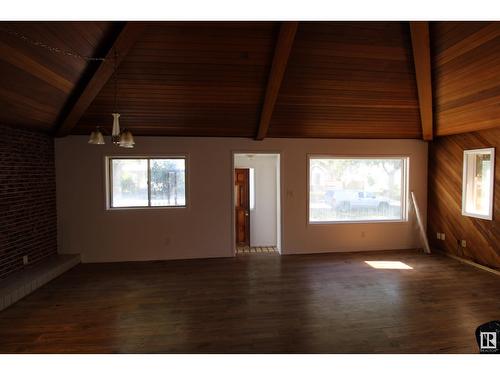 11920 69 St Nw, Edmonton, AB - Indoor Photo Showing Other Room