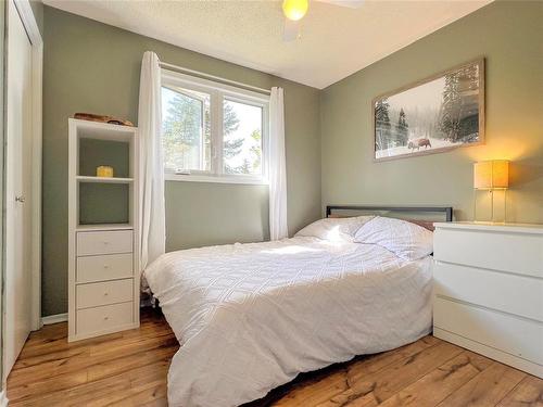 60064 87 Road W, North Cypress Rm, MB - Indoor Photo Showing Bedroom