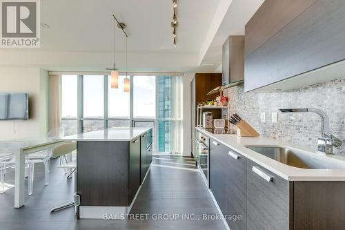 2603 - 9 Bogert Avenue, Toronto (Lansing-Westgate), ON - Indoor Photo Showing Kitchen With Upgraded Kitchen