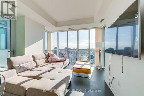 2603 - 9 Bogert Avenue, Toronto, ON - Indoor Photo Showing Living Room