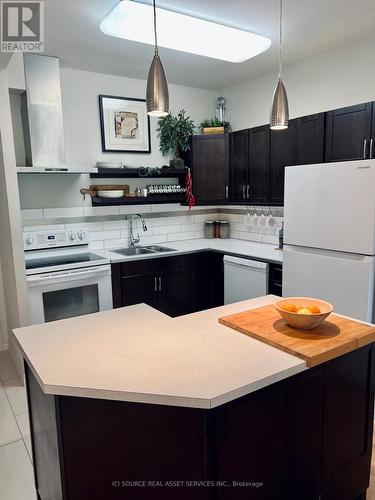 116 - 30 Fashion Roseway, Toronto, ON - Indoor Photo Showing Kitchen