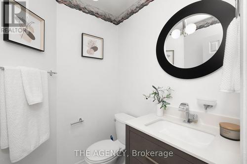 10 Karen Court, Brampton (Fletcher'S West), ON - Indoor Photo Showing Bathroom