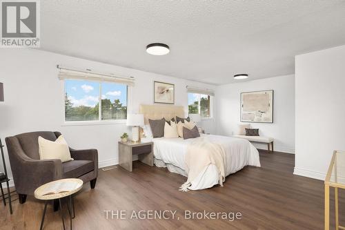 10 Karen Court, Brampton (Fletcher'S West), ON - Indoor Photo Showing Bedroom