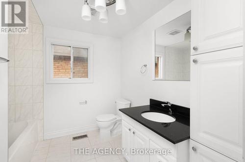 10 Karen Court, Brampton (Fletcher'S West), ON - Indoor Photo Showing Bathroom