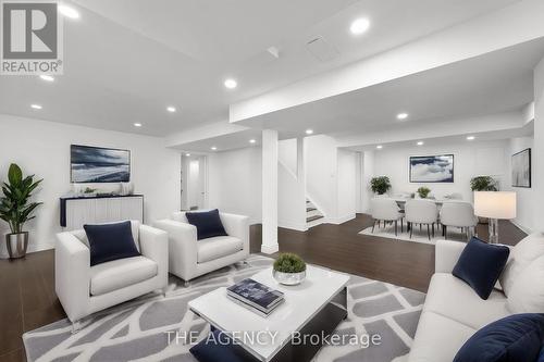 10 Karen Court, Brampton, ON - Indoor Photo Showing Living Room