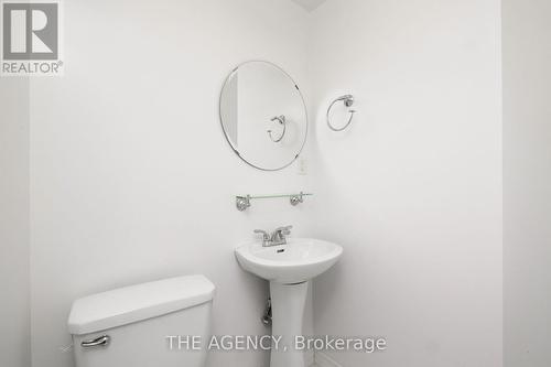 10 Karen Court, Brampton (Fletcher'S West), ON - Indoor Photo Showing Bathroom