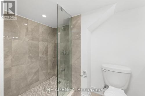 10 Karen Court, Brampton, ON - Indoor Photo Showing Bathroom