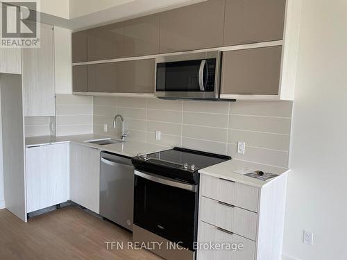 518 - 10 Deerlick Court, Toronto, ON - Indoor Photo Showing Kitchen With Upgraded Kitchen