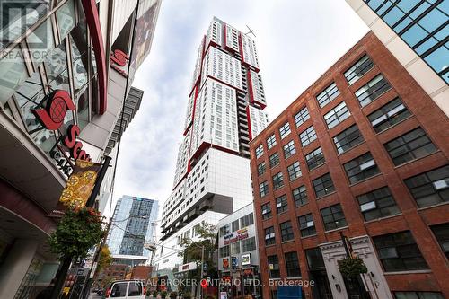 2602 - 318 Richmond Street W, Toronto, ON - Outdoor With Facade