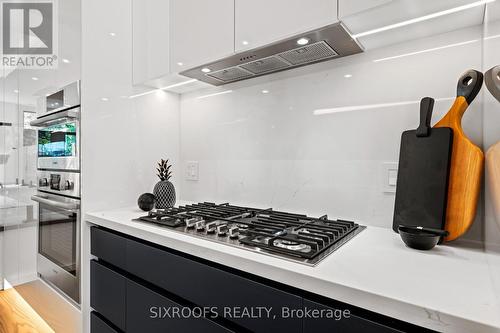 42 Orley Avenue, Toronto (Woodbine-Lumsden), ON - Indoor Photo Showing Kitchen With Upgraded Kitchen