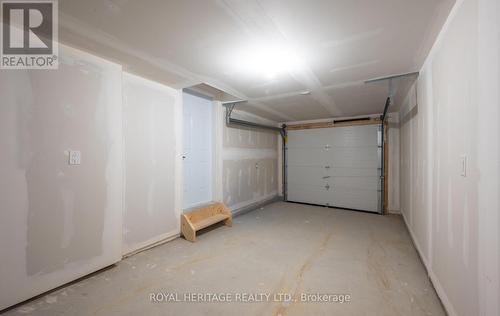 5 Schmidt Lane, Markham, ON - Indoor Photo Showing Garage