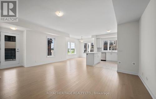 5 Schmidt Lane, Markham, ON - Indoor Photo Showing Living Room