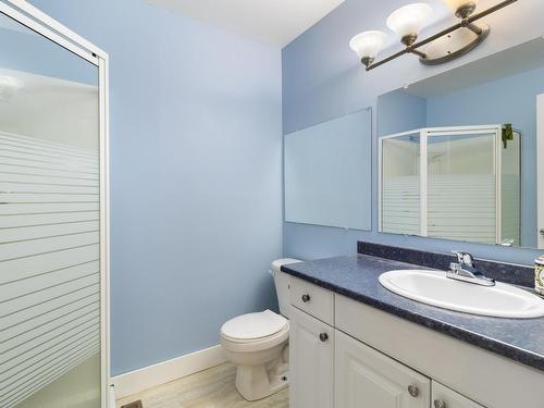 80-800 Valhalla Drive, Kamloops, BC - Indoor Photo Showing Bathroom