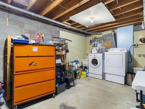 80-800 Valhalla Drive, Kamloops, BC - Indoor Photo Showing Laundry Room