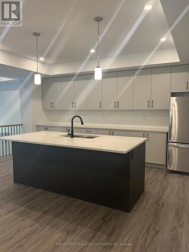 47 Bush Ridges Avenue, Richmond Hill, ON - Indoor Photo Showing Kitchen