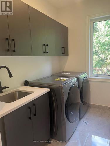 47 Bush Ridges Avenue, Richmond Hill (Jefferson), ON - Indoor Photo Showing Laundry Room