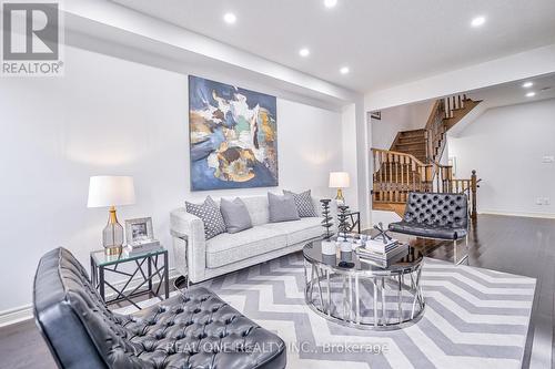 114 Beckett Avenue, Markham, ON - Indoor Photo Showing Living Room