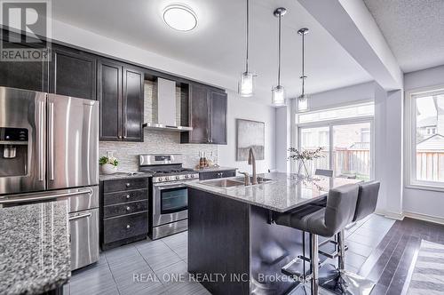 114 Beckett Avenue, Markham, ON - Indoor Photo Showing Kitchen With Upgraded Kitchen