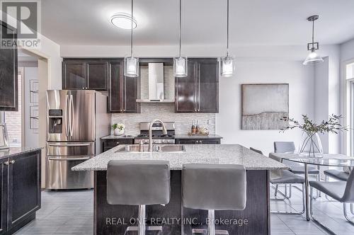 114 Beckett Avenue, Markham, ON - Indoor Photo Showing Kitchen With Upgraded Kitchen